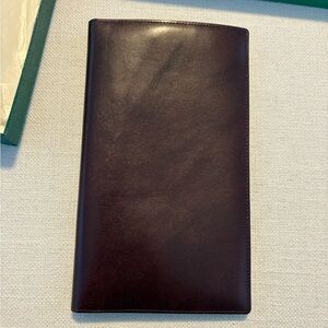 Vintage Men’s Elegant Bifold Passport Leather Wallet. New With Box.